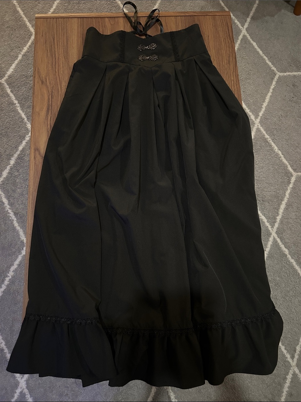 Scarlet Darkness size medium skirt - Picture 2 of 6